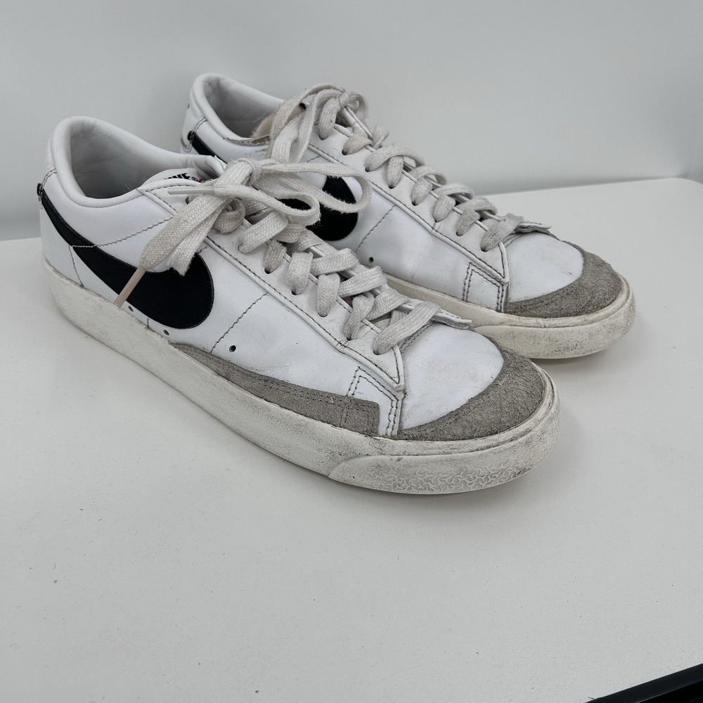 Nike Blazer Low 77 Vintage Low Top Sneaker Size 8‎ DA6364-101 White leather